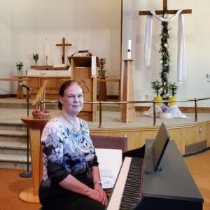2022 Easter Service -56 Linda Marcinkus piano 